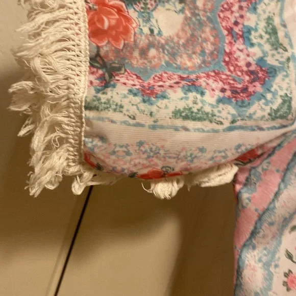 Beautiful blue, pink, and cream cover top! - Picture 3 of 5